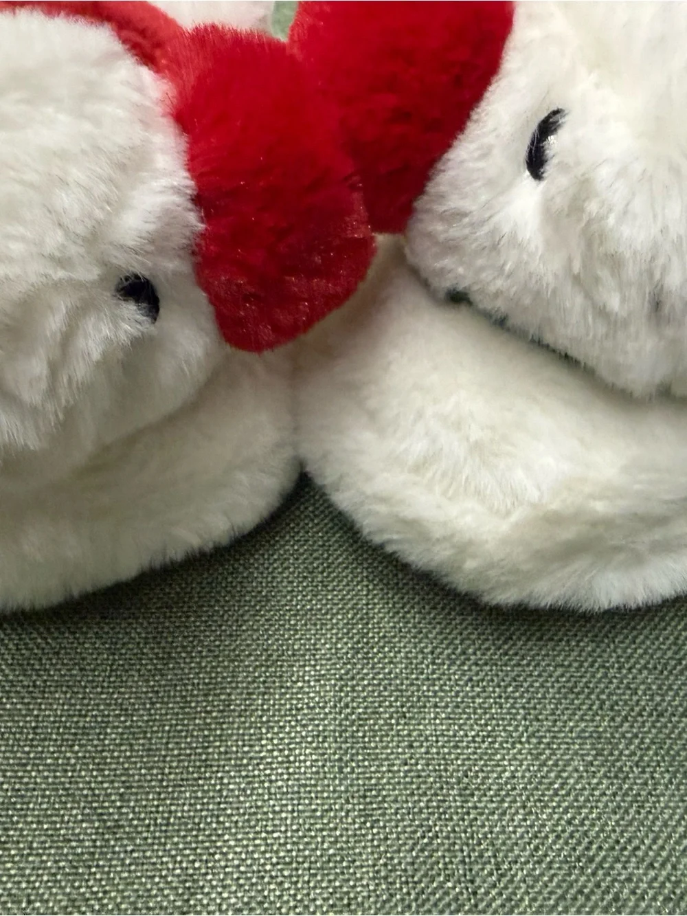 Wondershop White Plush Slippers with Red Accents 9t-10T